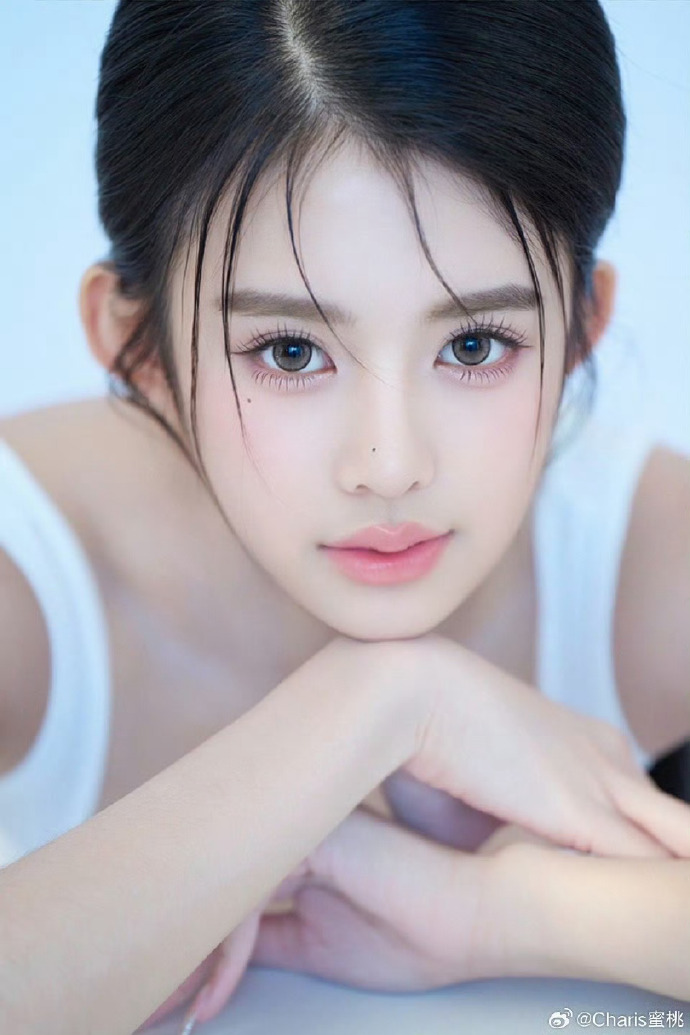 张凌赫主演《这一秒过火》引争议：长剧变短剧，剧情是否过火？
